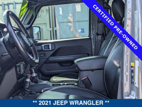 Used 2021 Jeep Wrangler Unlimited Sahara w/ Cold Weather Group AWD/4WD image 16