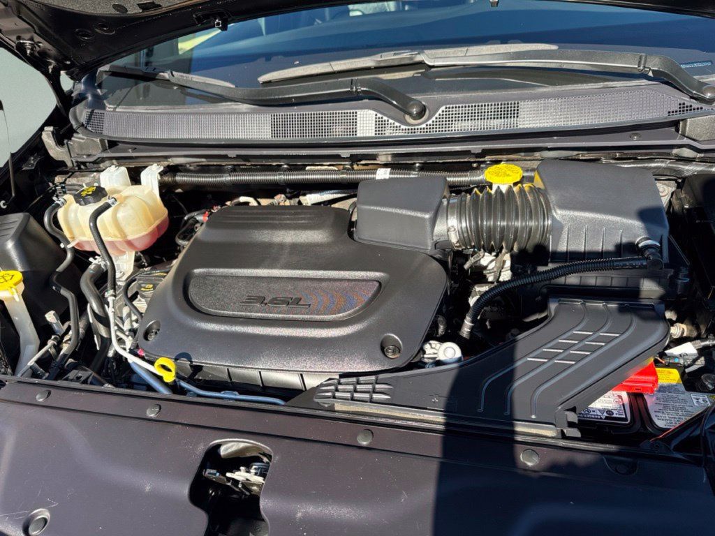 Used 2025 Chrysler Pacifica Select FWD image 30