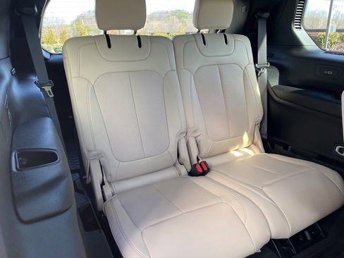 Used 2024 Jeep Grand Cherokee L Limited w/ Luxury Tech Group II image 24