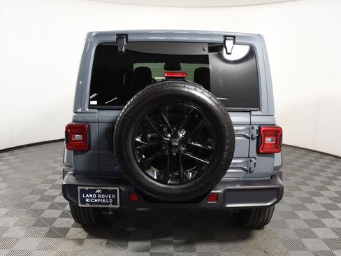 Used 2025 Jeep Wrangler Unlimited Sahara AWD/4WD image 5
