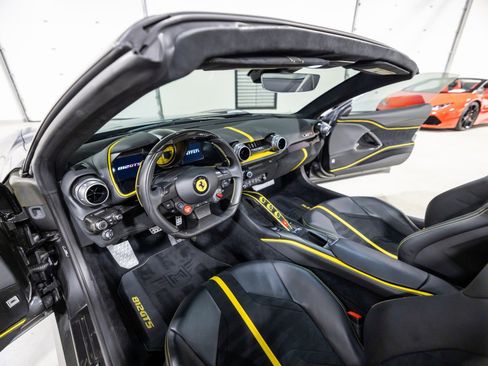 Used 2023 Ferrari 812 GTS image 44