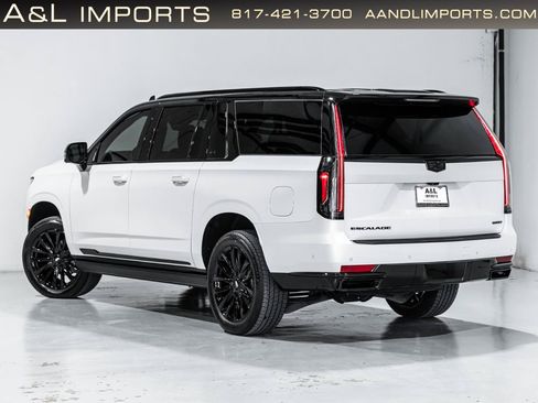 Used 2024 Cadillac Escalade ESV Premium Luxury w/ Performance Package AWD/4WD image 3