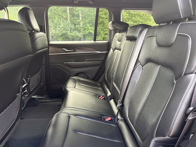 Used 2024 Jeep Grand Cherokee Limited AWD/4WD image 20