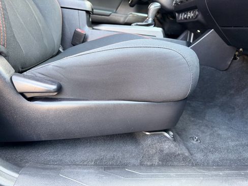 Used 2019 Toyota Tacoma TRD Off-Road image 27