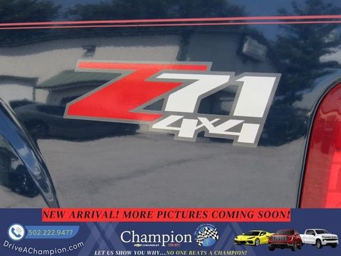 Used 2010 GMC Sierra 1500 SLT w/ SLT Convenience Package AWD/4WD image 8