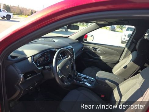 Used 2023 Chevrolet Traverse LT image 11