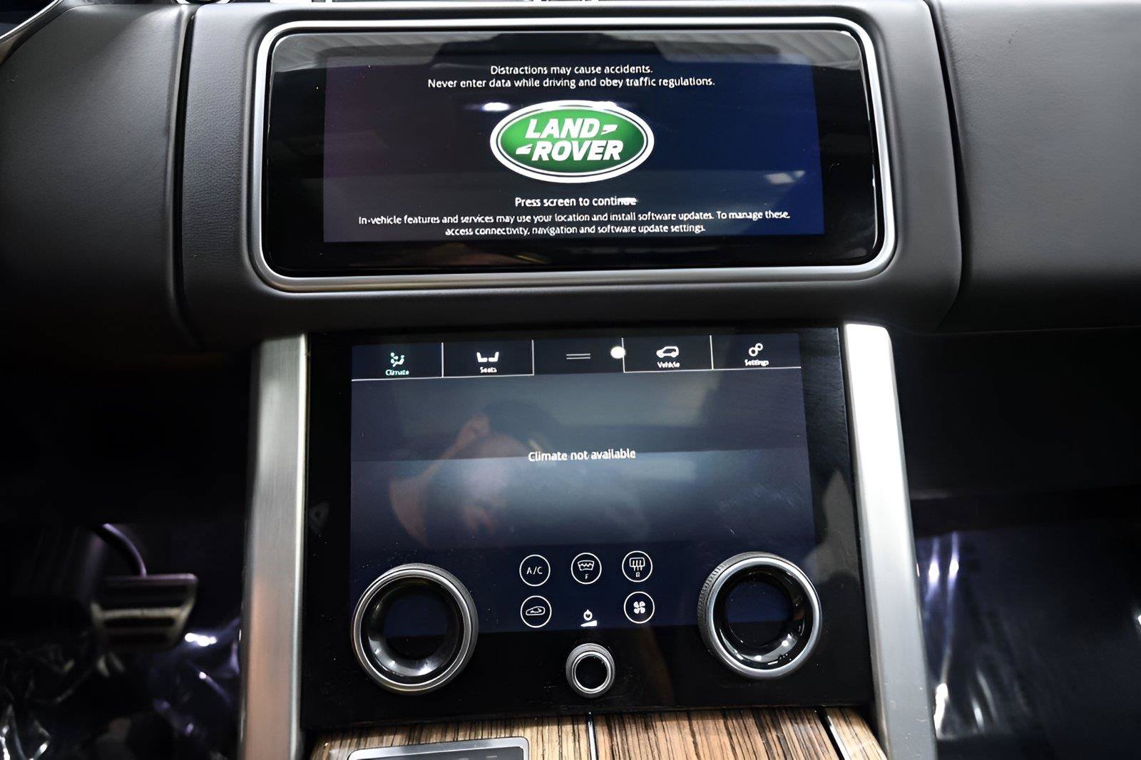 Used 2018 Land Rover Range Rover Supercharged AWD/4WD image 23