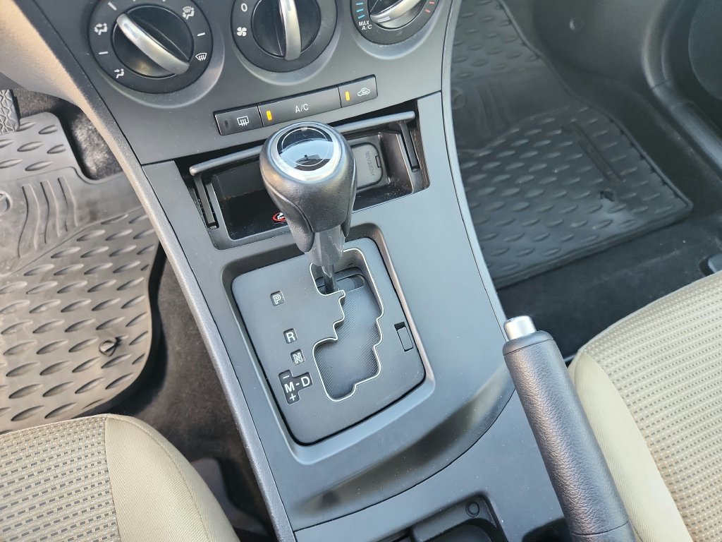 Used 2012 MAZDA MAZDA3 i Touring FWD image 14