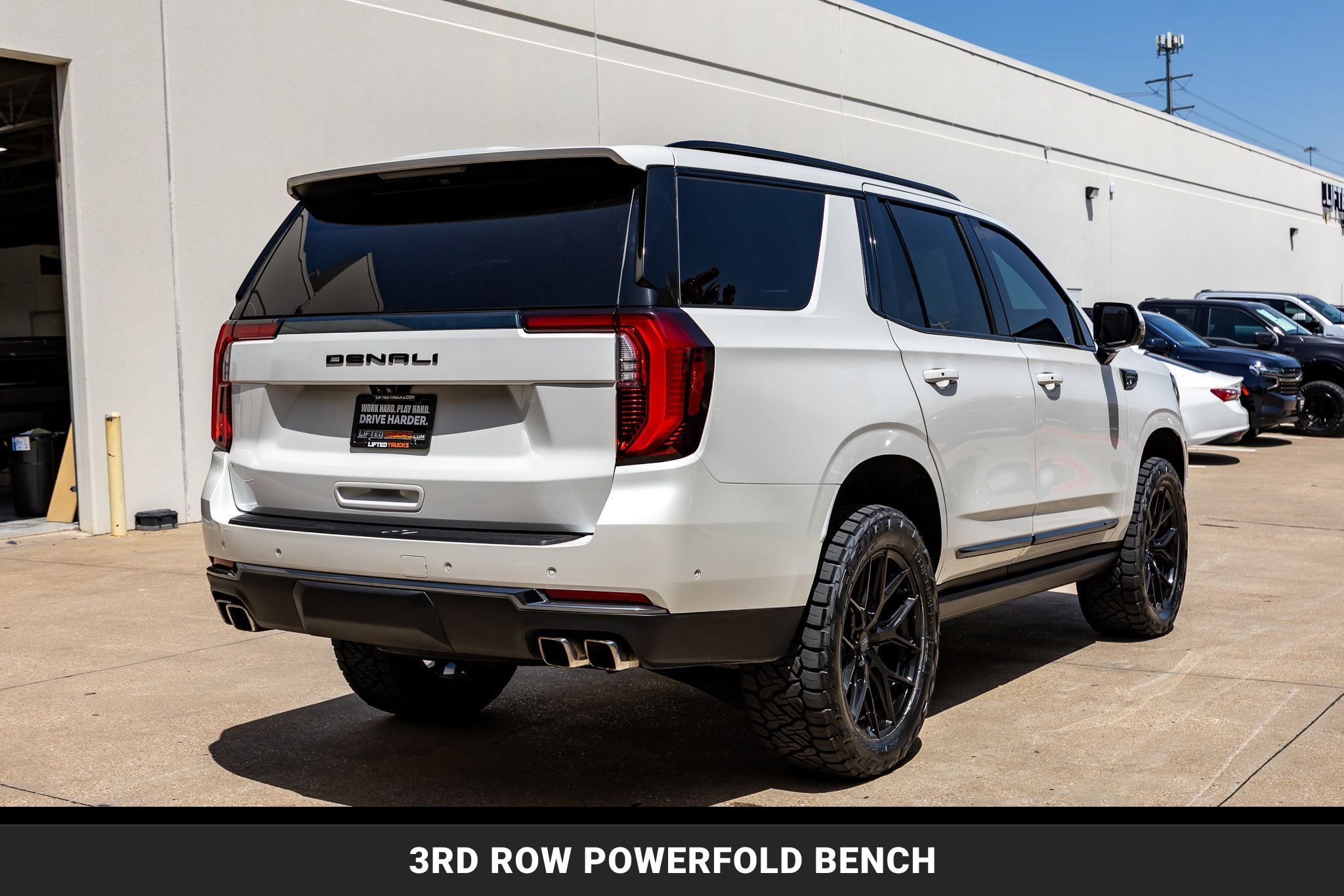 Used 2025 GMC Yukon Denali Ultimate AWD/4WD image 10