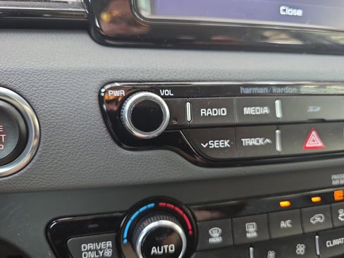 Used 2019 Kia Niro EX w/ Option Group 040 FWD image 15