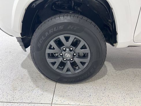 Used 2021 Toyota Tacoma SR5 w/ Technology Package image 27