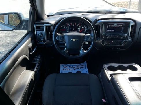 Used 2018 Chevrolet Silverado 1500 LT image 32