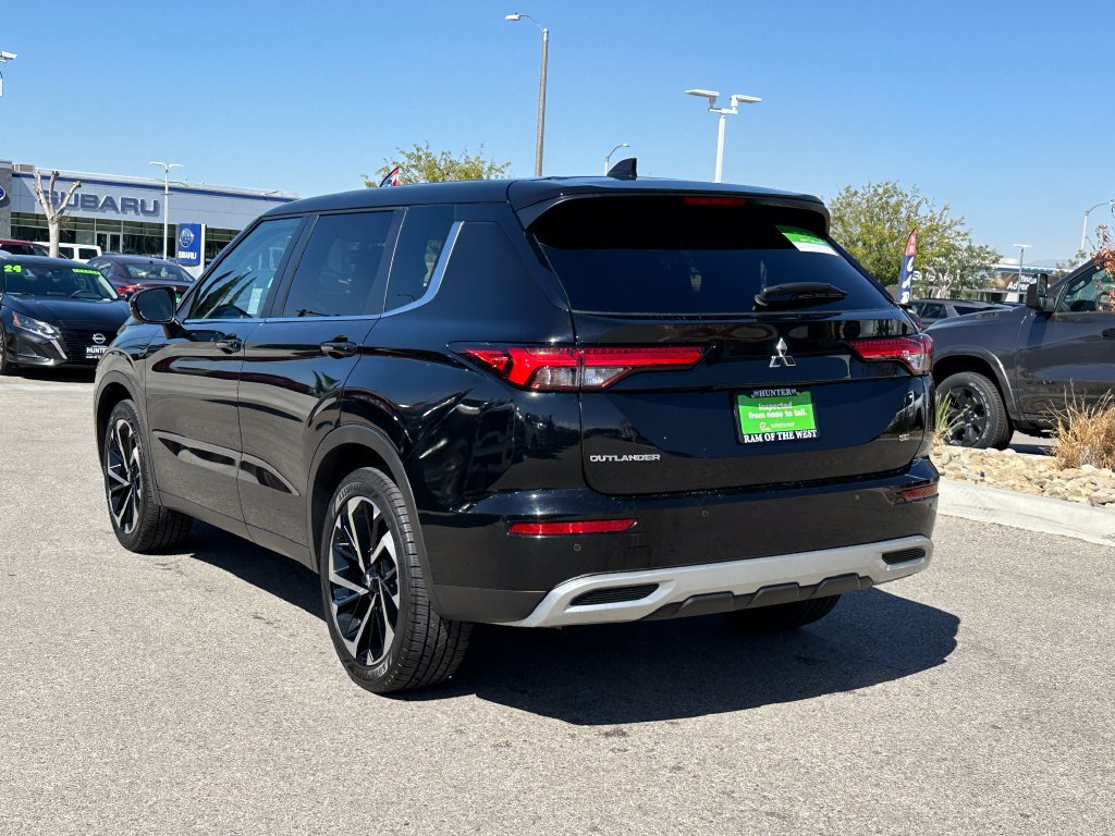 Used 2024 Mitsubishi Outlander SE AWD/4WD image 5