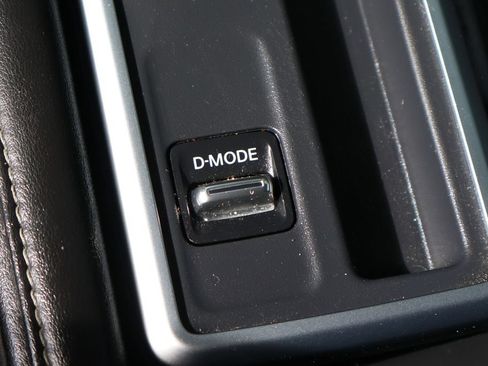 Used 2024 Nissan Pathfinder SL w/ SL Premium Package FWD image 39