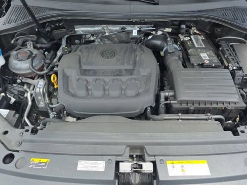 Used 2023 Volkswagen Tiguan SE R-Line FWD image 18