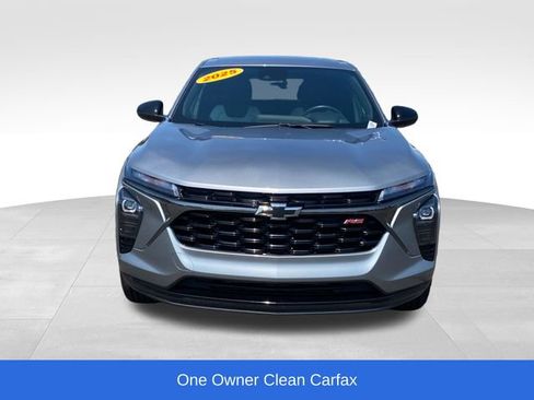 Used 2025 Chevrolet Trax RS w/ Driver Confidence Package FWD image 2