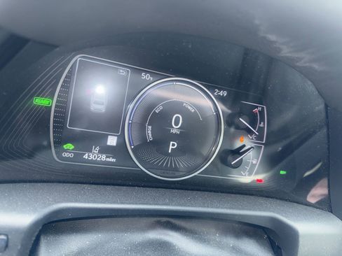 Used 2022 Lexus ES 300h w/ Premium Package image 4