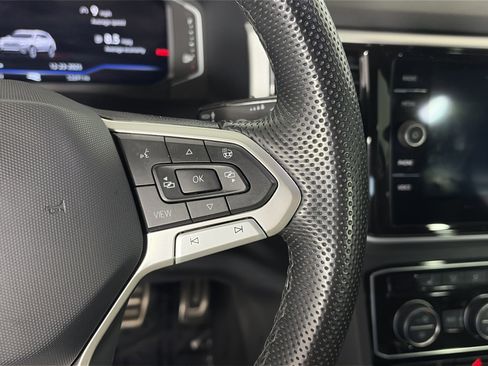 Used 2023 Volkswagen Atlas SEL R-Line image 31