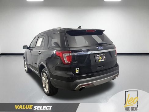Used 2016 Ford Explorer XLT w/ Equipment Group 202A AWD/4WD image 4