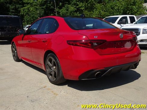 Used 2017 Alfa Romeo Giulia AWD image 8
