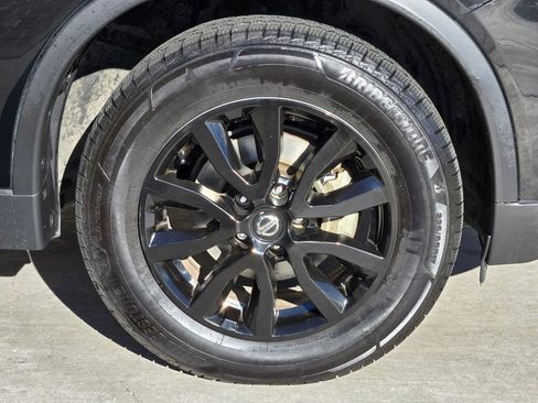 Used 2020 Nissan Rogue SV image 8