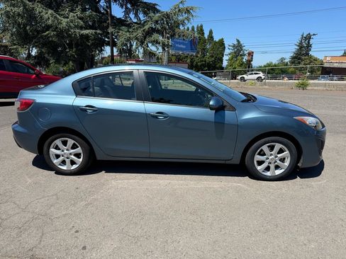 Used 2011 MAZDA MAZDA3 i Touring FWD image 9
