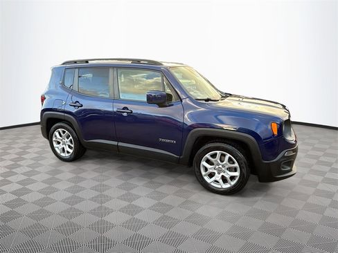 Used 2016 Jeep Renegade Latitude image 5
