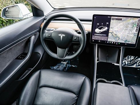 Used 2020 Tesla Model 3 Standard image 14