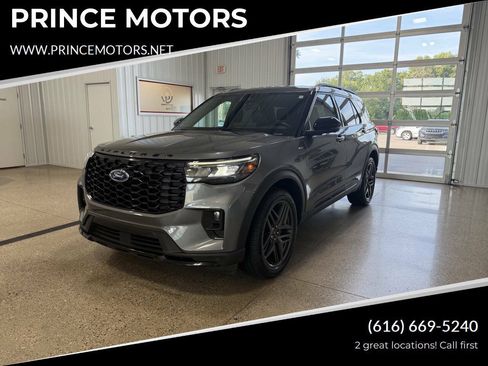 Used 2025 Ford Explorer ST-Line w/ ST-Line Street Pack AWD/4WD image 1