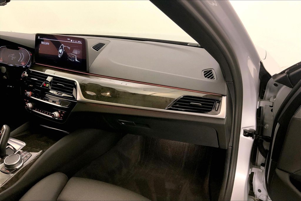 Used 2021 BMW 530i xDrive w/ Premium Package AWD/4WD image 23