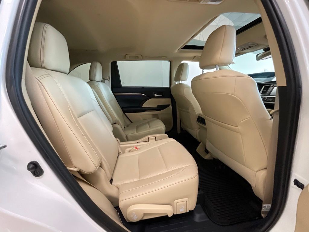Used 2019 Toyota Highlander Limited AWD/4WD image 21