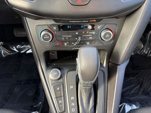 Used 2017 Ford Focus SE image 15