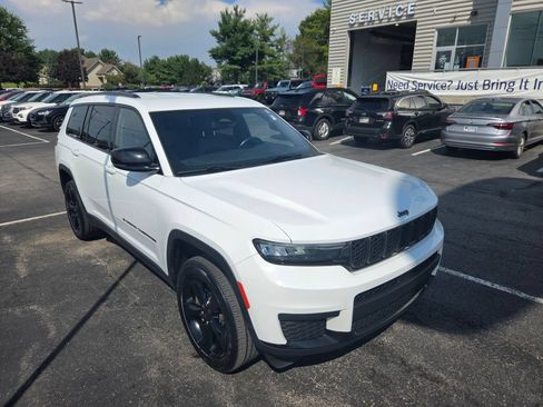 Used 2021 Jeep Grand Cherokee L Laredo AWD/4WD image 11