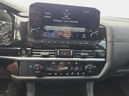 Used 2025 Nissan Pathfinder SL FWD image 20