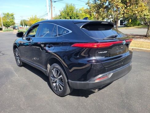 Certified 2021 Toyota Venza LE image 7