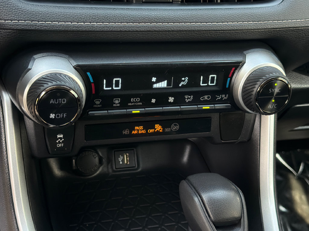 Used 2024 Toyota RAV4 LE AWD/4WD image 26