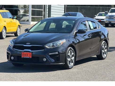 Used 2021 Kia Forte LXS image 10