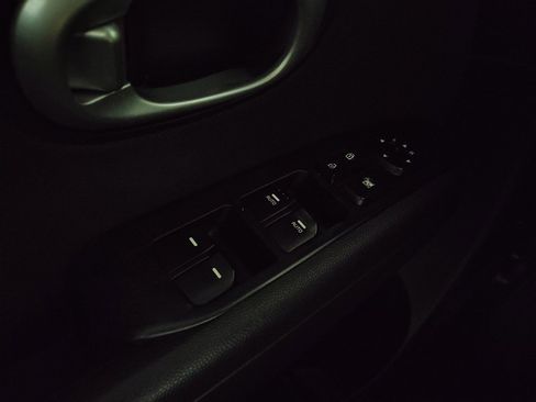 Used 2016 Kia Soul + image 27