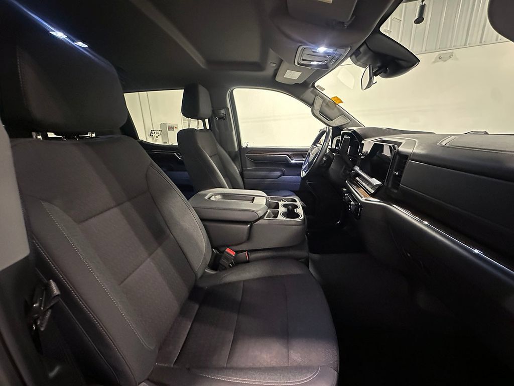 Used 2023 Chevrolet Silverado 1500 RST AWD/4WD image 28