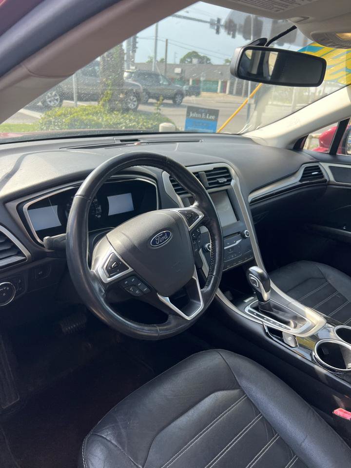 Used 2014 Ford Fusion SE w/ Equipment Group 202A FWD image 11