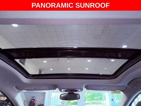 Used 2017 Buick LaCrosse Essence w/ Sun and Shade Package FWD image 6