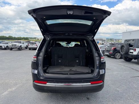 Used 2024 Jeep Grand Cherokee L Limited AWD/4WD image 38