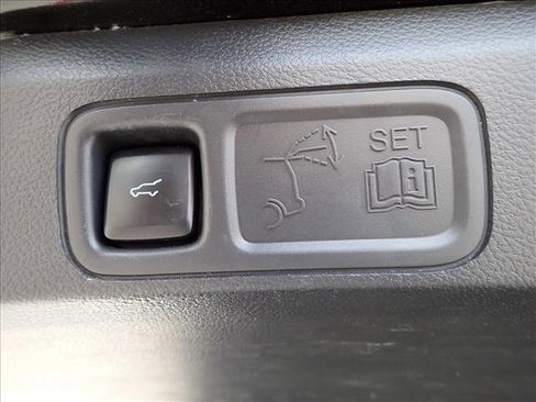 Used 2024 Ford Expedition Max XLT AWD/4WD image 6