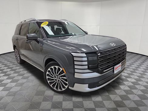 Used 2026 Hyundai Palisade Calligraphy AWD/4WD image 3