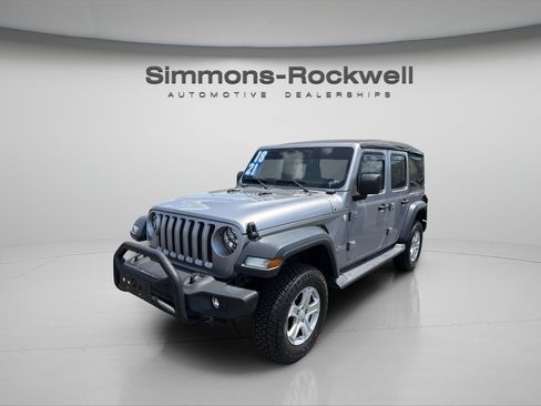 Used 2018 Jeep Wrangler Unlimited Sport S AWD/4WD image 2