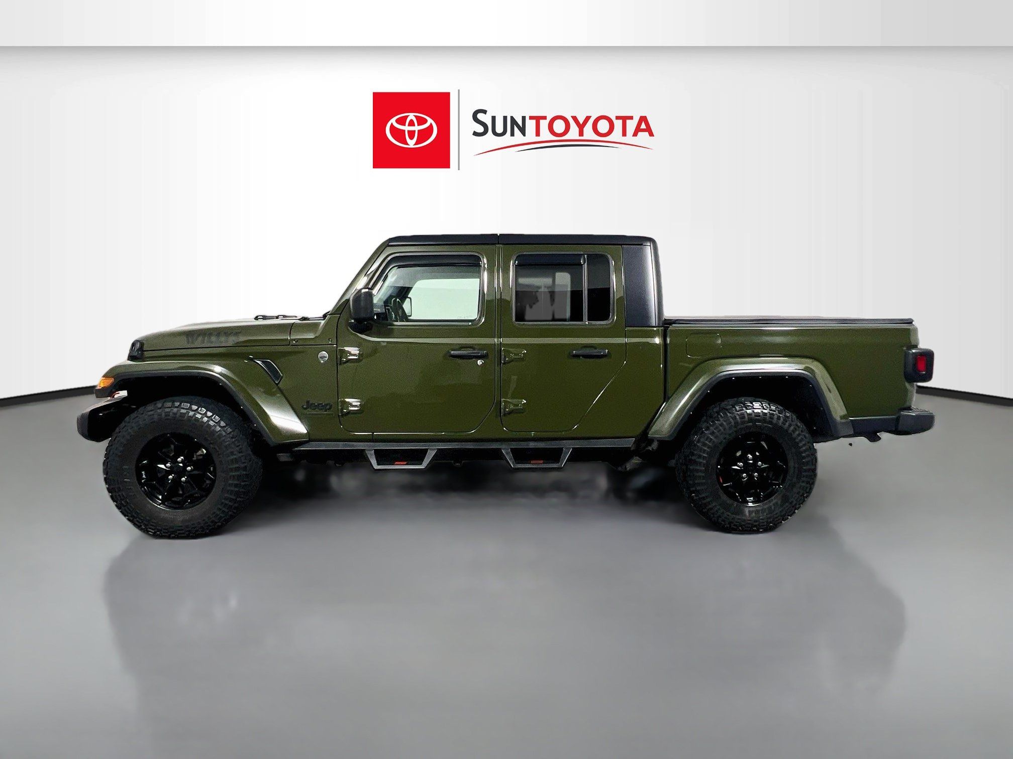 Used 2022 Jeep Gladiator Sport AWD/4WD image 7