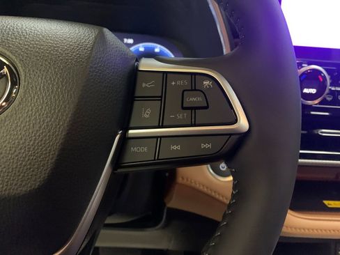 New 2026 Toyota Highlander Platinum image 30