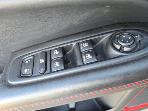 Used 2017 Jeep Compass Trailhawk w/ Navigation Group AWD/4WD image 15