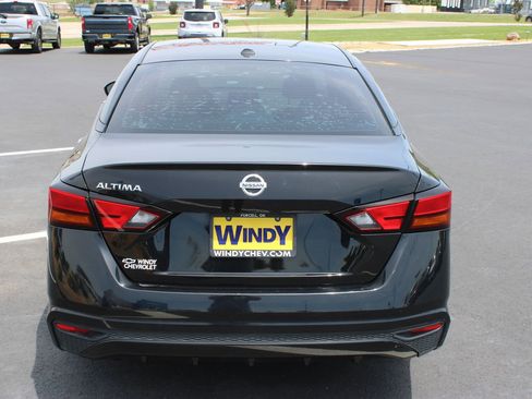 Used 2019 Nissan Altima 2.5 S FWD image 7