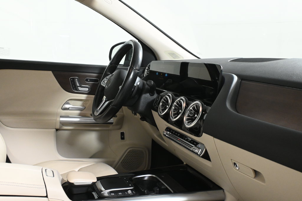 Certified 2023 Mercedes-Benz GLA 250 4MATIC image 29